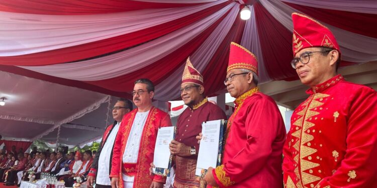 BPJS-K Berikan Penghargaan Kepada Pemprov Maluku Atas Capaian Kepesertaan JKN