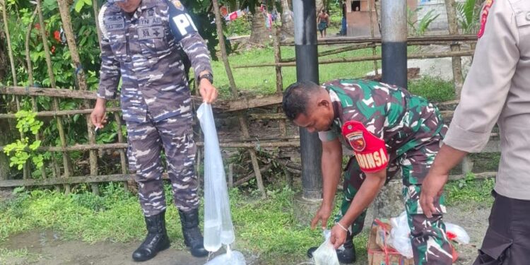 Polisi Amankan 75 Liter Sopi Saat Razia di Pelabuhan Hunimua