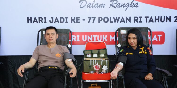 Kapolda Maluku Donorkan Darah di HUT ke-77 Polwan