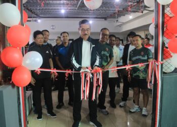 Resmikan Lapangan Indoor Tenis Tapal Kuda, Ini Kata Gubernur Maluku
