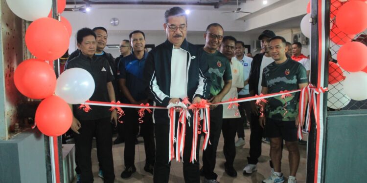 Resmikan Lapangan Indoor Tenis Tapal Kuda, Ini Kata Gubernur Maluku