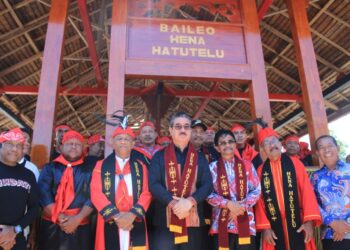 Gubernur Maluku Resmikan Baileo Hena Hatutelu di Piru
