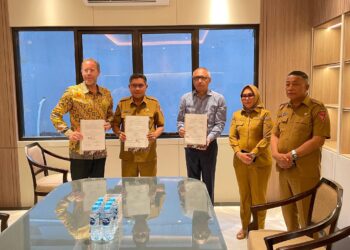 Pemkot Ambon Teken MoU Investasi Blue Economy dengan Kadin dan TFL Hongkong