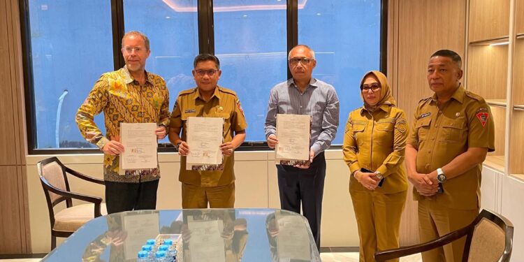Pemkot Ambon Teken MoU Investasi Blue Economy dengan Kadin dan TFL Hongkong