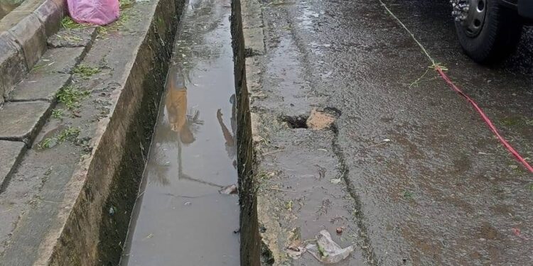 Walikota Ambon Tinjau Saluran Drainase Pasar Mardika