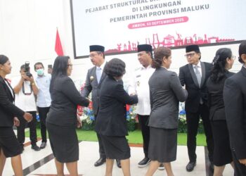 Gubernur Maluku Lantik 242 Pejabat Pemprov Maluku