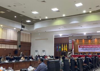 DPRD Maluku Sampaikan Pendapat Akhir Fraksi atas Ranperda Perubahan APBD 2025