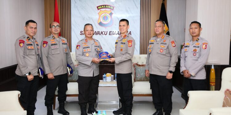 Kapolda Maluku Terima Silaturahmi Komandan KP Yudistira – 8003