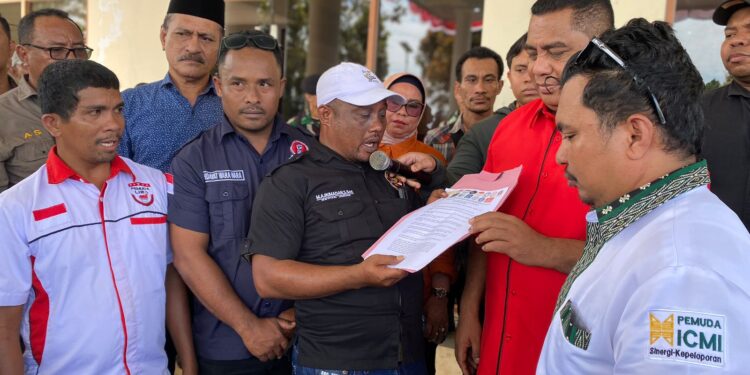 Demo LSM Se-Maluku di Rumah Rakyat, Ini Kata Ketua DPRD