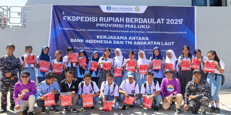 Kodaeral IX Ambon dan BI Maluku Sukses Laksanakan Misi Ekspedisi Rupiah Berdaulat di Wilayah 3T