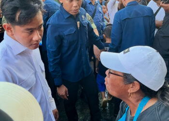 Wapres RI Gibran Rakabuming di Tengah Bau Ikan dan Senyum Tulus PKL Pasar Mardika