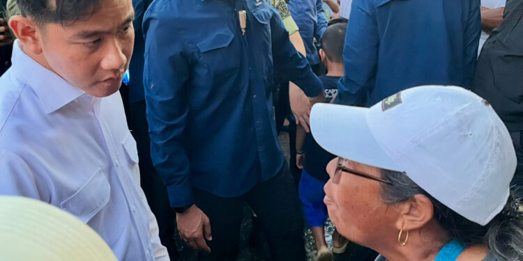 Wapres RI Gibran Rakabuming di Tengah Bau Ikan dan Senyum Tulus PKL Pasar Mardika