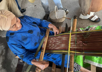 Tenun Ikat Sekomandi Binaan Bank Indonesia Yang Mendunia Mendunia