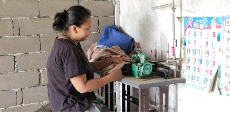 Wujudkan Asta Cita Presiden RI di Hari Kemerdekaan, PLN UP3 Sofifi Hadirkan Listrik di SMP Negeri 35 Pulau Kahatola