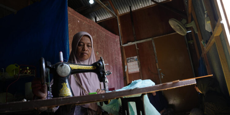 Kisah Romi Wahyudi Warga Penerima Manfaat Listrik Gratis Dari PLN “Kami Hidup Keterbatasan Tanpa Listrik”