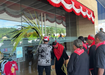 Walikota Ambon Mediasi Pembukaan Sasi Supermarket Dian Pertiwi Poka