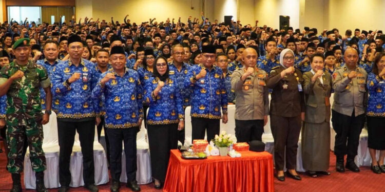 Pemkot Ambon Lantik 1.152 PPPK Tahap I Formasi 2024