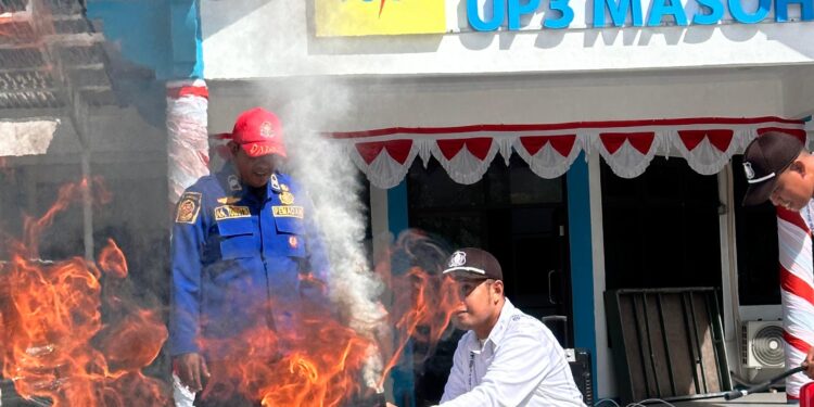 PLN UP3 Masohi Gelar Simulasi Tanggap Darurat