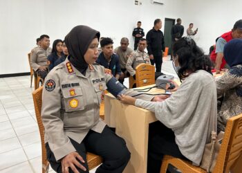 Polda Maluku Wujudkan Kepedulian Lewat Donor Darah di HUT ke-74 Humas Polri