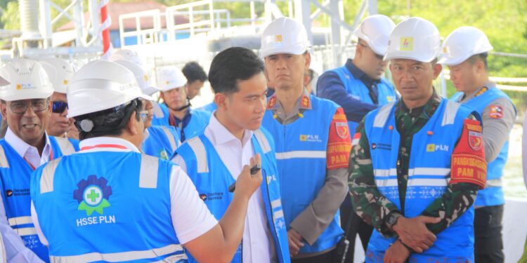 Kapolda Maluku Pimpin Langsung Pengamanan Kunjungan Wapres RI di PLTMG Waai