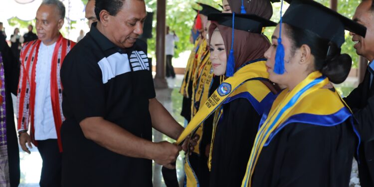 Universitas Dr. Djar Wattiheuw Gelar Senat Terbuka Bagi 158 Mahasiswa