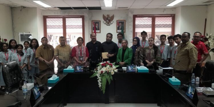 DPRD Maluku ‘Suport’ Siswa SMA 12 Ambon Ikut 4 Pilar di Jakarta