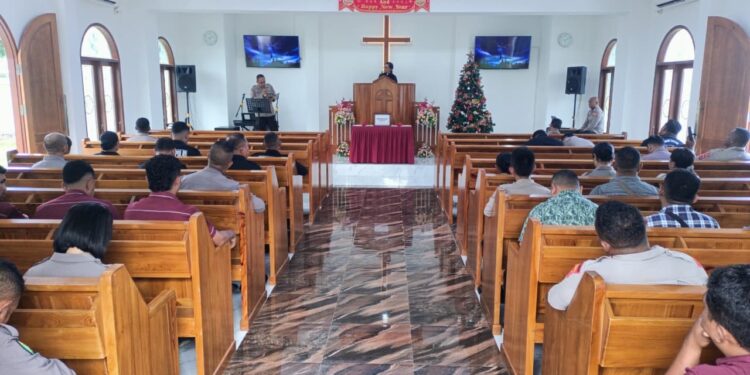 Polda Maluku Bentuk Personel Polri yang Religius dan Berintegritas Lewat Pembinaan Rohani