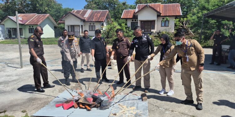 Kejari KKT Musnakan 22 Perkara Pidana