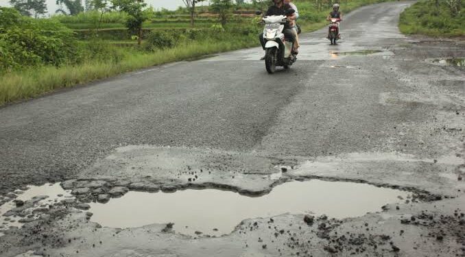 BPJN Maluku Perbaiki Akses Jalan di Pulau Kisar