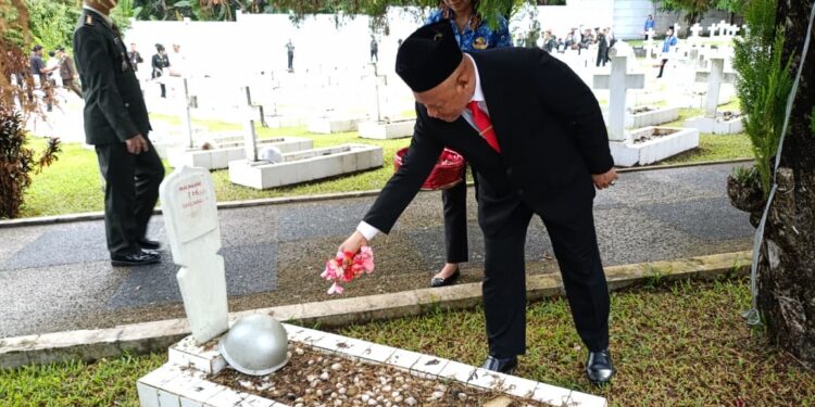 Peringati Hari Pahlawan, Pemprov Maluku Gelar Upacara di TMP Kapahaha Ambon