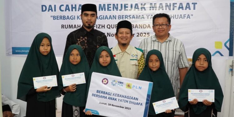 YBM PLN MMU Berbagi Kebahagiaan untuk Santri dan Kaum Dhuafa di Pesantren Kota Al-Quran Banda Besar