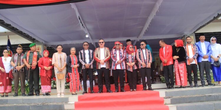 Gubernur Maluku Hendrik Lewerissa Hadiri HUT ke-68 Kota Masohi