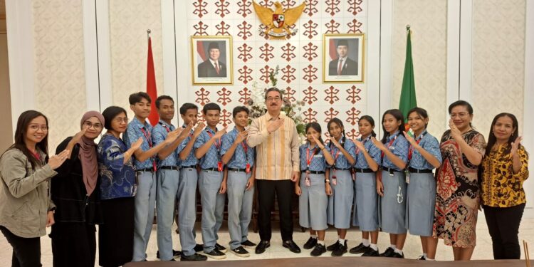 Gubernur Maluku Dukung Siswa SMA Ikut Lomba CC Empat Pilar Kebangsaan di MPR RI