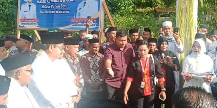 PLN Siagakan Sistem Kelistrikan Dukung Peletakan Batu Pertama Masjid Pohon Batu di Leksula