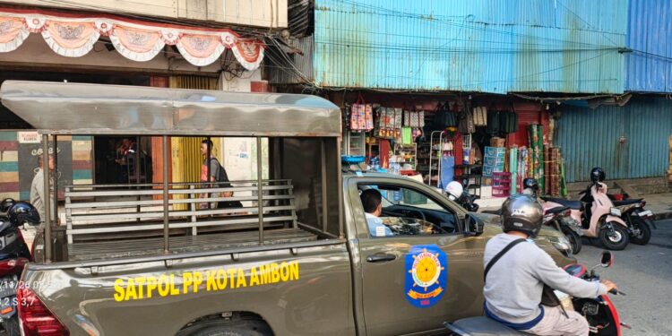 Diduga Ada Praktik Jual Beli Lapak Bagi Penjual Emas di Depan Amplaz, Satpol PP Ambon Turun Tangan