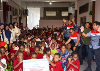 Pertamina Patra Niaga Papua Maluku Berbagi Kebahagiaan dengan 375 Anak Yatim di 8 Panti Asuhan