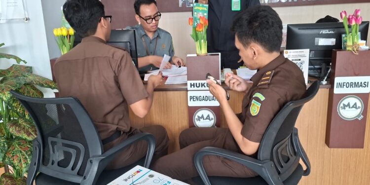 JPU Serahkan Berkas Korupsi DD dan ADD Tiouw, Sidang Perdana Digelar Pekan Depan