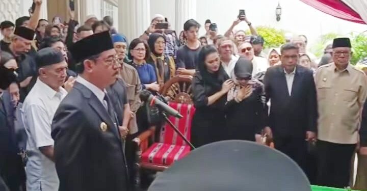 Gubernur Hendrik Lewerissa Pimpin Upacara Kedinasan Almarhum Said Assagaff