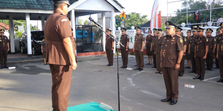 Kejati Maluku Gelar Upacara Peringatan Hari Bela Negara ke-77 Tahun 2025