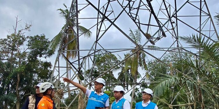 PLN Terus Kebut Siang Malam Perbaiki Jalur Listrik Langsa-Pangkalan Brandan, Penopang Pemulihan Kelistrikan Aceh