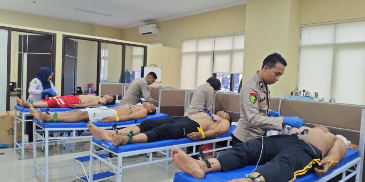 Ratusan Peserta Seleksi SIP Polda Maluku Jalani Pemeriksaan Kesehatan