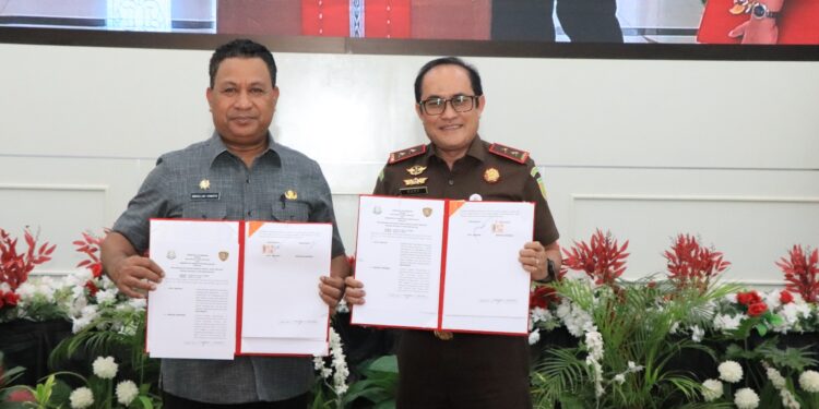 Kejati Teken MoU Dengan Gubernur dan Kepala Daerah Kabupaten & Kota se-Maluku