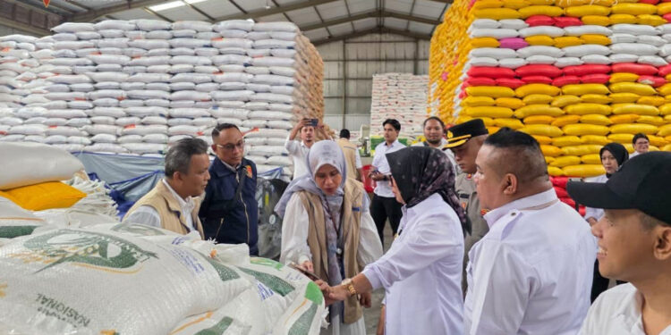 Pemkot Ambon Awasi Stok dan Harga Bahan Pokok demi Stabilitas Nataru