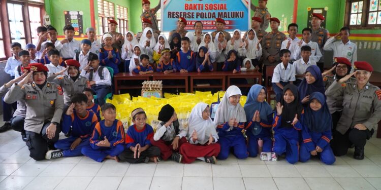 Peringati HUT Ke-78 Reserse Polri, Polda Maluku Salurkan Sembako Kepada Sejumlah Panti Asuhan di Ambon