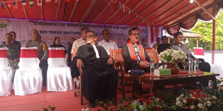 Gubernur Maluku Hadiri Perayaan 209 Tahun Baptisan dan 150 Tahun Gereja PNIEL Ouw
