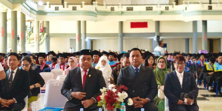 Rektor Unpatti Apresiasi Ketua DPRD MalukuTak Pernah Absen Hadiri Wisuda