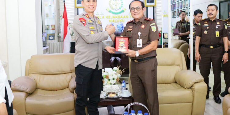 Kapolda Maluku Silaturahmi dengan Kepala Kejaksaan Tinggi
