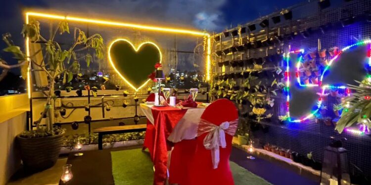 Cari Ide Rayakan Valentine? Swiss-Belhotel Ambon Sajikan Dinner Romantis di Sky-Bar