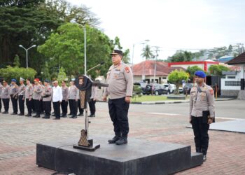 Wakapolda Maluku Pimpin Apel Gabungan Tegaskan Profesional dan Ikhlas Layani Masyarakat