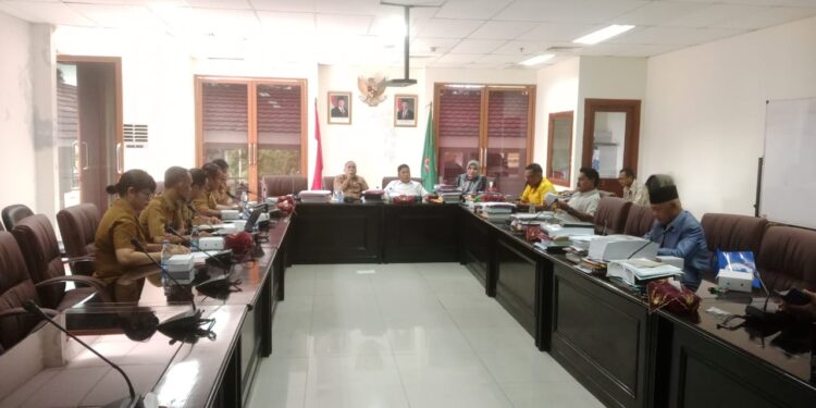 DPRD Maluku Nilai Tumpang Tindih Data Guru Bersifat Teknis dan Tak Perlu Berlarut